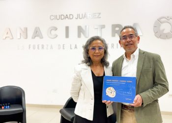 Pasión por el diseño que transforma la industria: así se presentó Diseño Gráfico y Fábrica Visual en la UACJ
