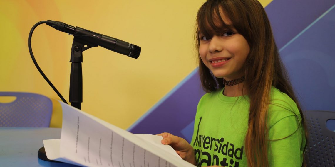 ¡Al aire! Niñas y niños se convierten en locutores de Radio y conductores de TV