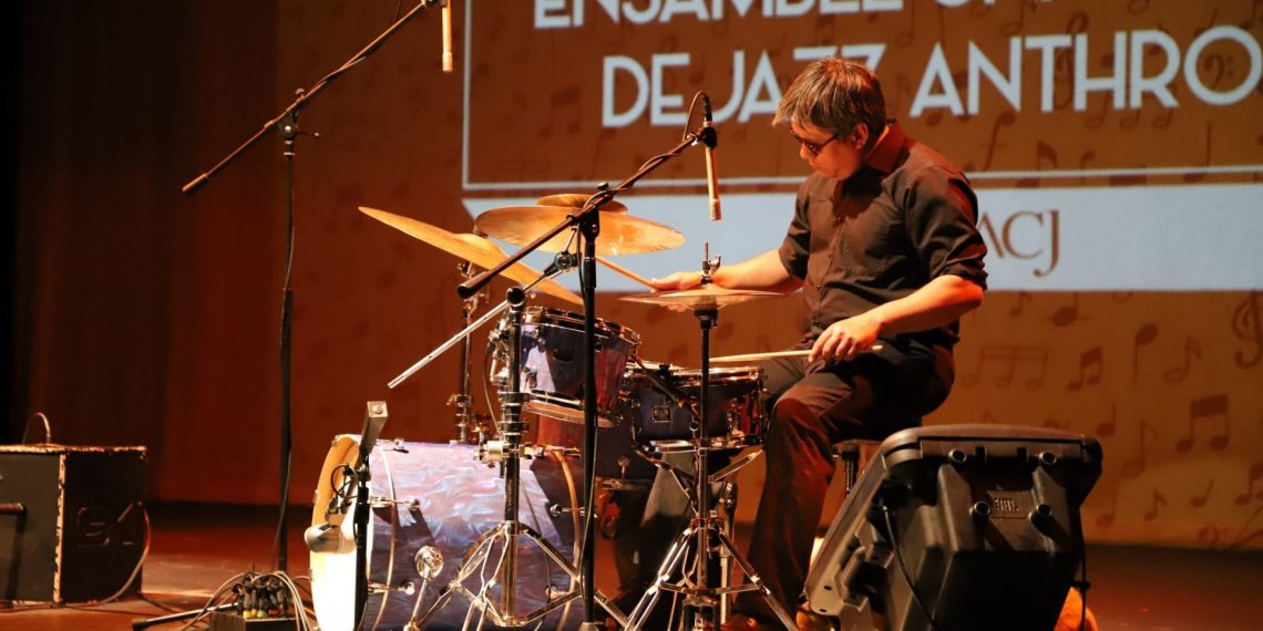 Tarde de lluvia y jazz en el Gracia Pasquel