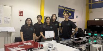 Estudiantes de la UACJ destacan en concurso internacional de ingeniería aplicada