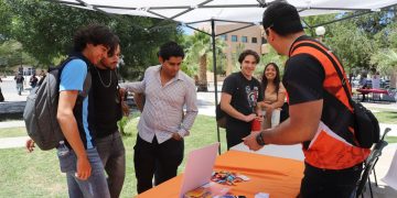 Ferias de Servicio Social fortalecen el vínculo entre estudiantes y comunidad en la UACJ