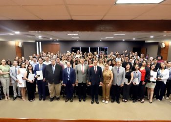 “90 reconocidos por la excelencia”: celebra UACJ logro nacional de sus estudiantes