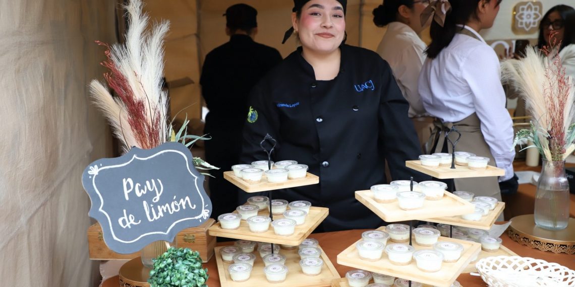 Estudiantes de Turismo comparten la primera edición de“Expo bares y restaurantes” 