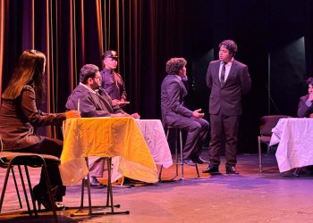 El silencio también subió al escenario: Historias para Escuchar conmueve en la Muestra Universitaria de Teatro 2026