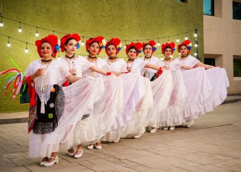 Expresan el arte universitario