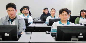Reúne XVI Olimpiada de Química a futuros talentos en la UACJ