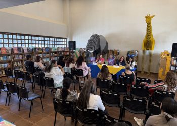 Redes de acompañamiento y resistencia llegan a la UACJ con la presentación de Me cuidan mis amigas