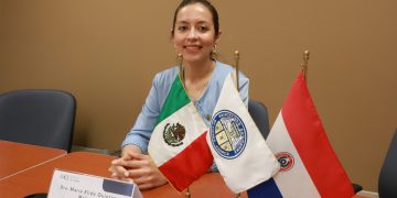 Ciencia, cultura y cambio de perspectiva: UACJ recibe a académica de Paraguay