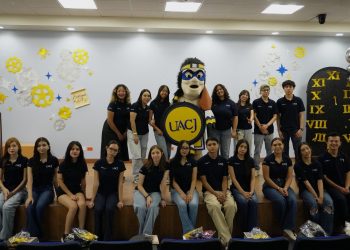 Recibimiento de estudiantes de los programas de Mercadotecnia y Administración