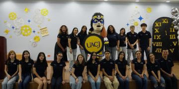 Recibimiento de estudiantes de los programas de Mercadotecnia y Administración