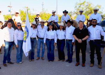 50 años abriendo camino: Veterinaria de la UACJ celebra su historia a caballo