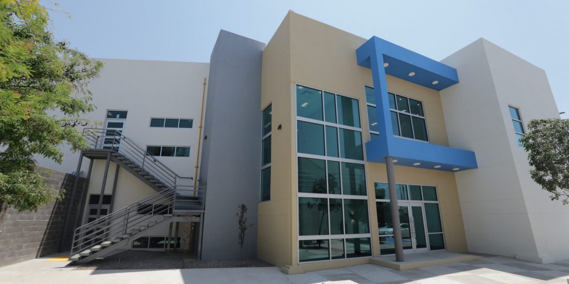 Se suman espacios al IIT: inauguración del edificio J2 y R