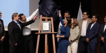 Medio siglo de huellas: UACJ ovaciona 50 años de formar profesionales en Medicina Veterinaria y Zootecnia