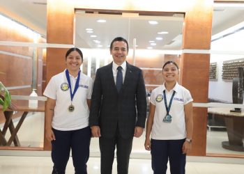 Dos campeonas mundiales que llevan el nombre de la UACJ a lo más alto
