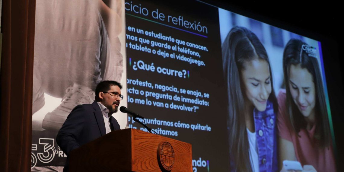 Frente a las pantallas, los docentes también pueden hacer la diferencia