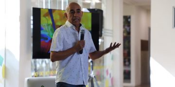 Presentan conferencia magistral sobre la construcción humana en niñas, niños y jóvenes