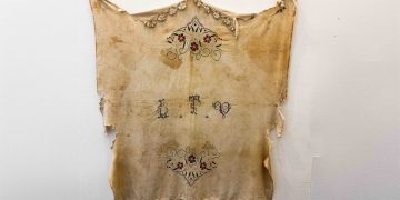 Guardar un textil, conservar una historia entre las huellas del tiempo