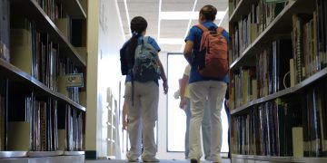 Medida histórica: Estudiantes extranjeros residentes en esta frontera pagaran los mismos costos que los mexicanos en la UACJ