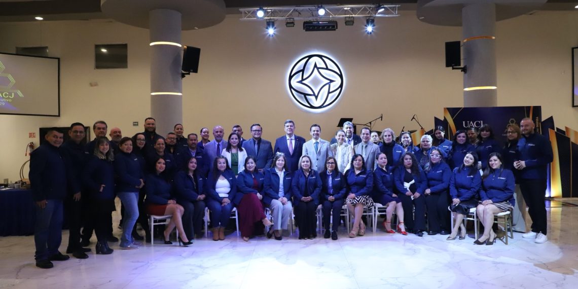 Celebran 10 años de constancia institucional 