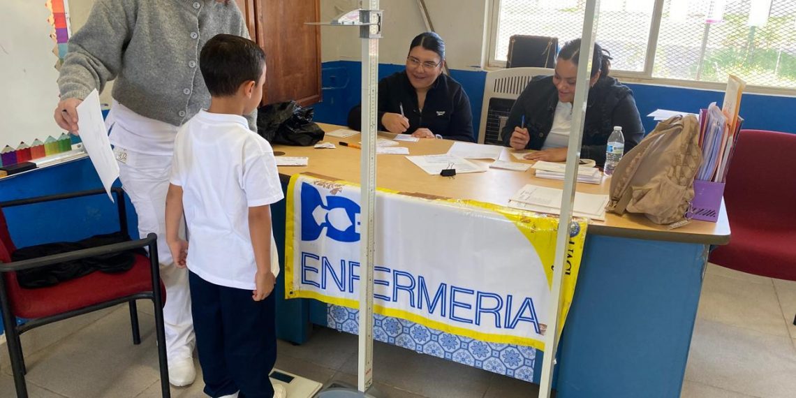 Beneficia Feria de la Salud Escolar a 280 niñas y niños de la colonia Lucio Cabañas
