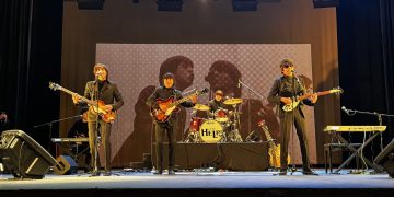 La Beatlemanía llena de nostalgia y música el Teatro Gracia Pasquel