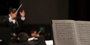 La Sinfónica de la UACJ celebra 53 años con un viaje musical hacia un nuevo mundo