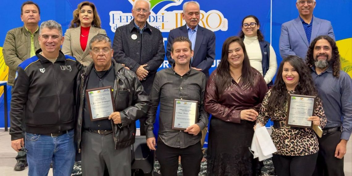 Recibe docente mención honorífica en el Premio de Poesía Alma Rosa Estrada 2026